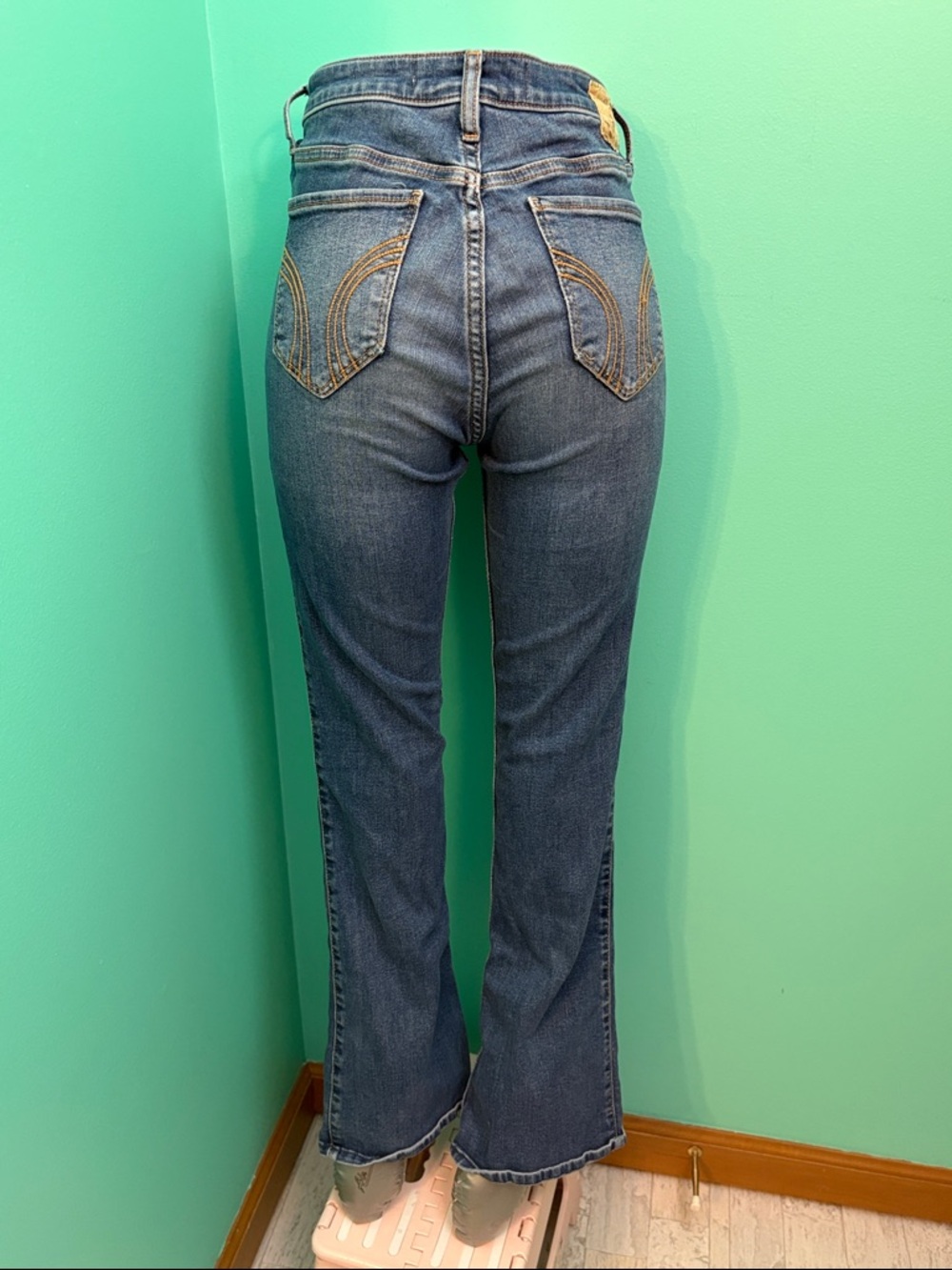 Hollister Medium Blue High-Rise Flare Jeans - Picture 5 of 10